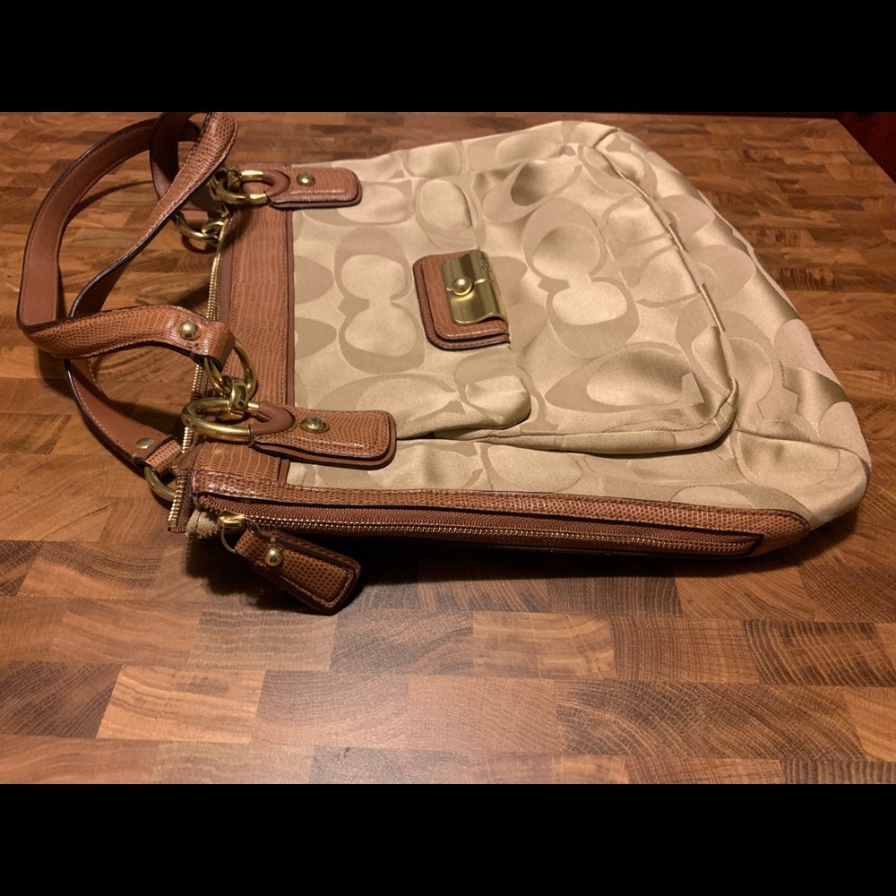 Coach handbag - Picture 2 of 5